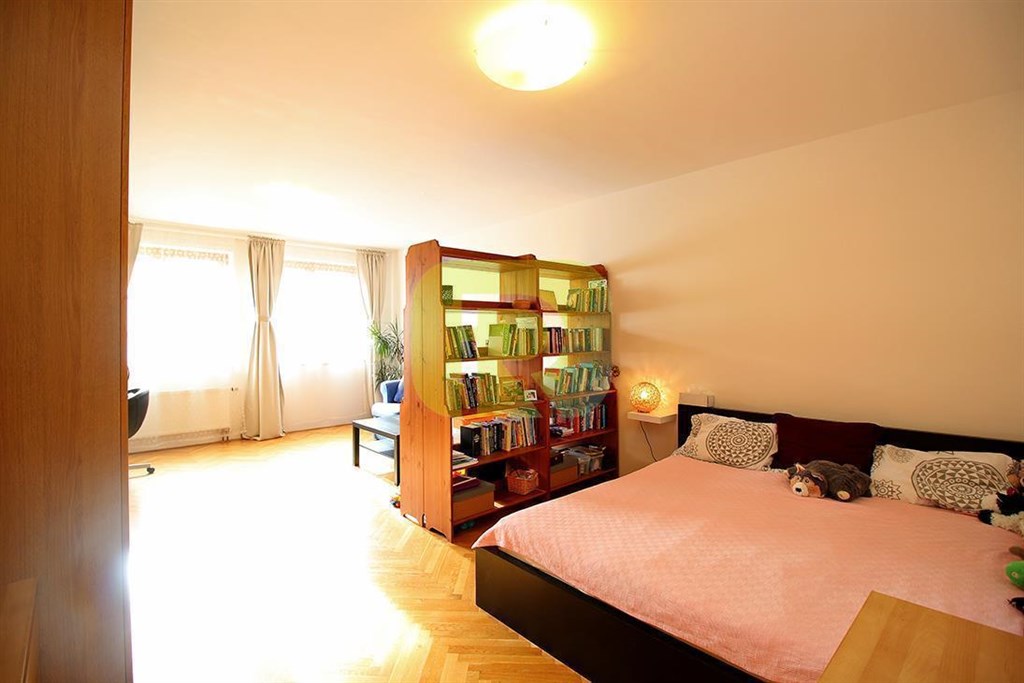 prostorny_byt_2+1_v_dobrichovicich